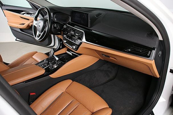 BMW 530d Touring Luxury Line 195 kW image number 5