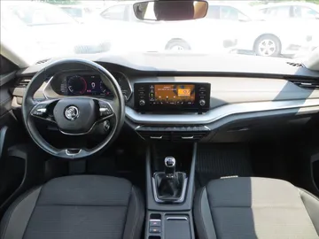 Car image 25