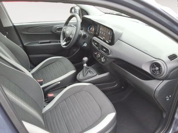 Car image 11