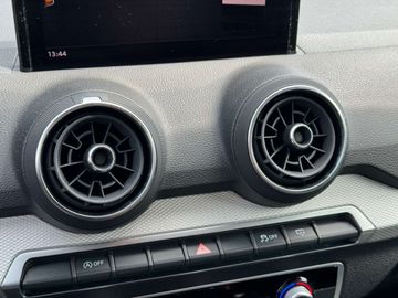 Car image 33