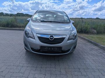 Car image 3