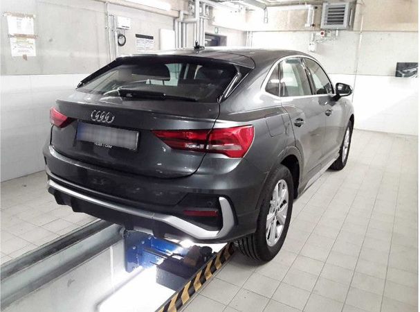 Audi Q3 35 TFSI S-line 110 kW image number 3