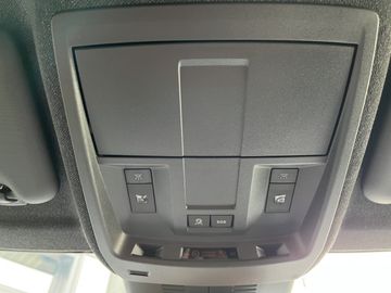 Car image 28