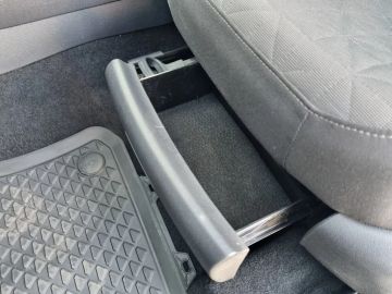 Car image 37