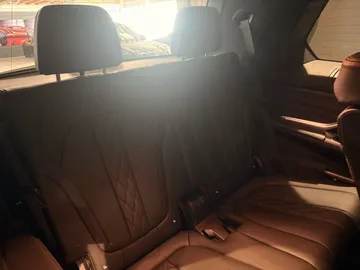 Car image 37