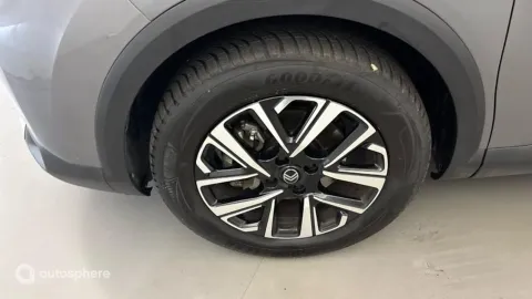 Car image 20