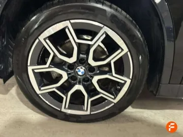 Car image 33