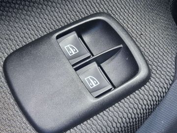 Car image 37