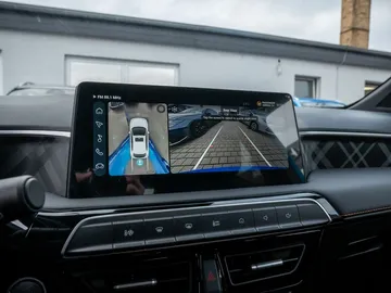 Car image 22
