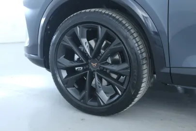 Car image 30