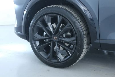 Car image 30