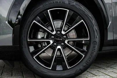 Car image 37