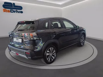 Car image 4