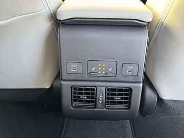 Car image 40