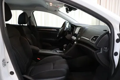 Car image 27
