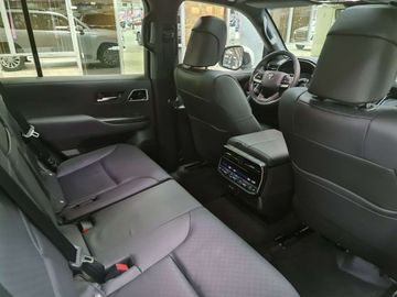 Car image 26