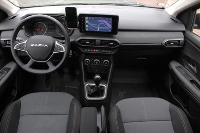 Car image 9