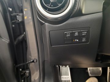 Car image 14