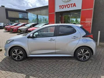 Car image 5