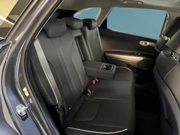 Car image 42