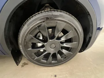 Car image 35