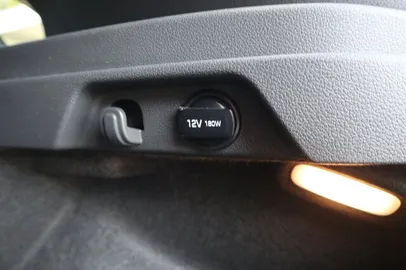 Car image 29
