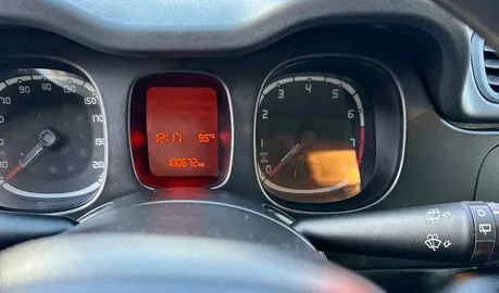 Car image 10