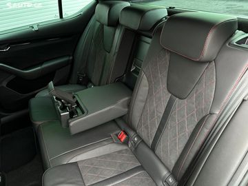 Car image 37