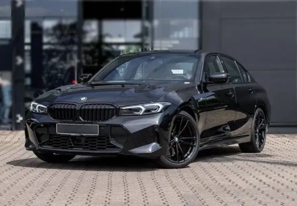 BMW 330i xDrive 180 kW image number 1