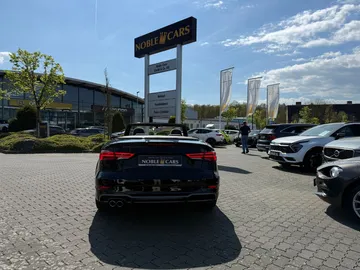 Car image 35