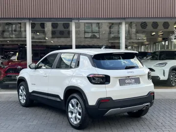 Car image 27