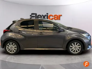 Car image 3