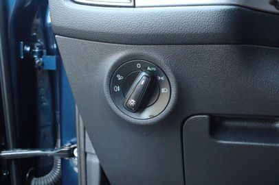 Car image 38