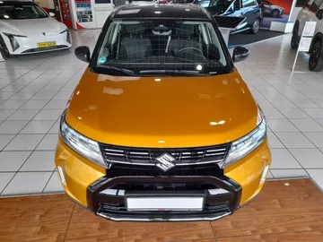 Car image 12