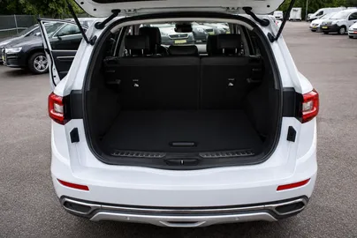 Car image 27