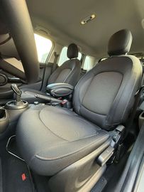 Car image 35