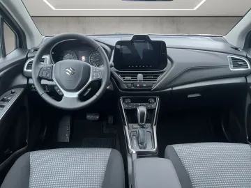 Car image 4