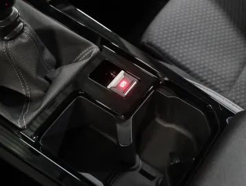 Car image 35