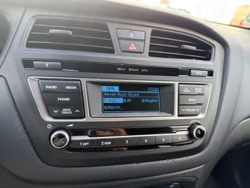Car image 37