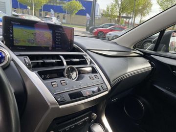 Car image 26