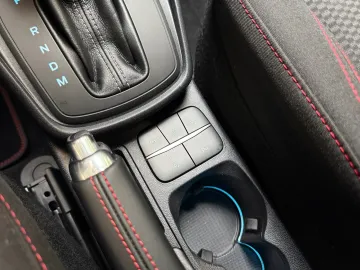 Car image 32