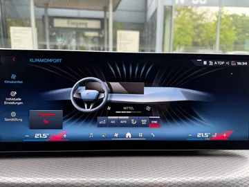 Car image 32