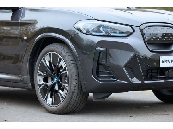 BMW iX3 210 kW image number 39