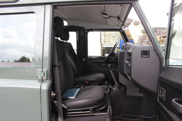 Land Rover Defender 110 TD Station Wagon 90 kW image number 11