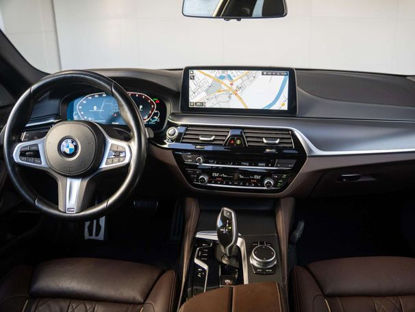 BMW 545 e xDrive 290 kW image number 9