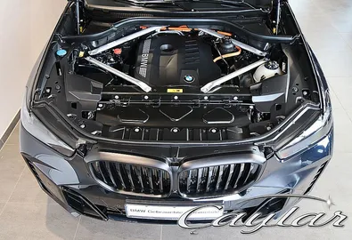 Car image 38