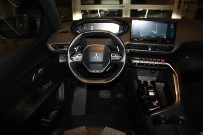 Car image 25