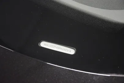 Car image 32