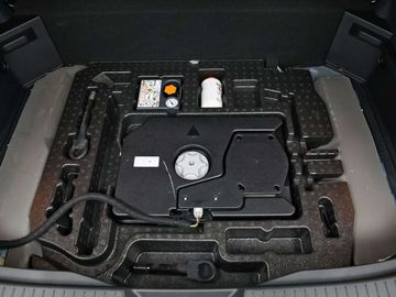 Car image 36