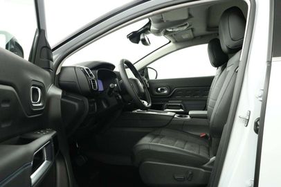 Car image 24